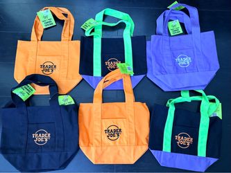 Trader Joe's Trick or Treat Canvas Tote Bags – Set of 6