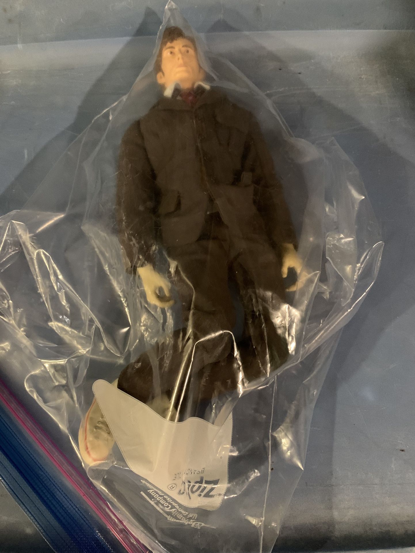 Dr WHO #10 action figure & Tardis hat