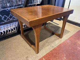 Vintage Mid-Century Modern Walnut Side Table with Curved legs