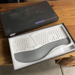 GM909 keyboard Bluetooth like new 