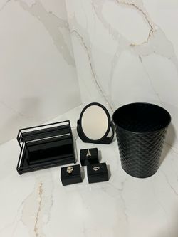 Accesorios para baño. Color negro