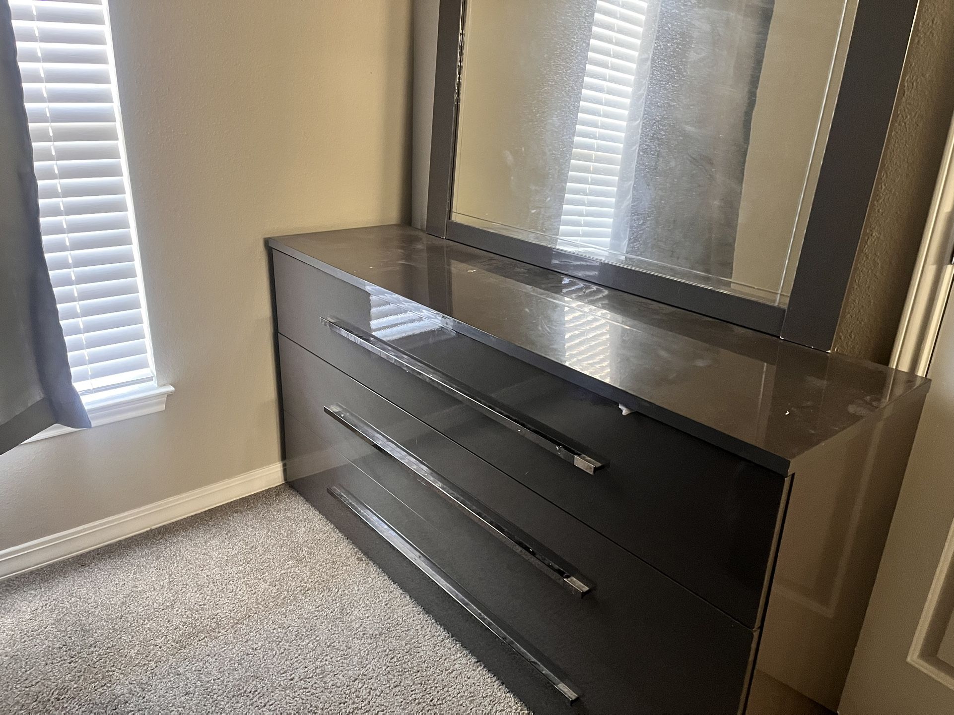 Queen Bedroom Set