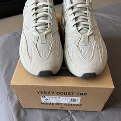Yeezy 700 Salt 9.5