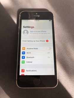 iPhone SE 32GB Unlocked