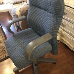 Very Comfortable Desk Chair