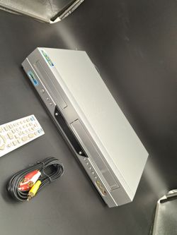 Zenith VCR/DVD Player with remote and cable.  Works Great.
