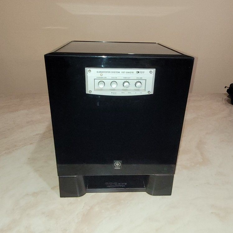 YAMAHA SUBWOOFER YST-SW215