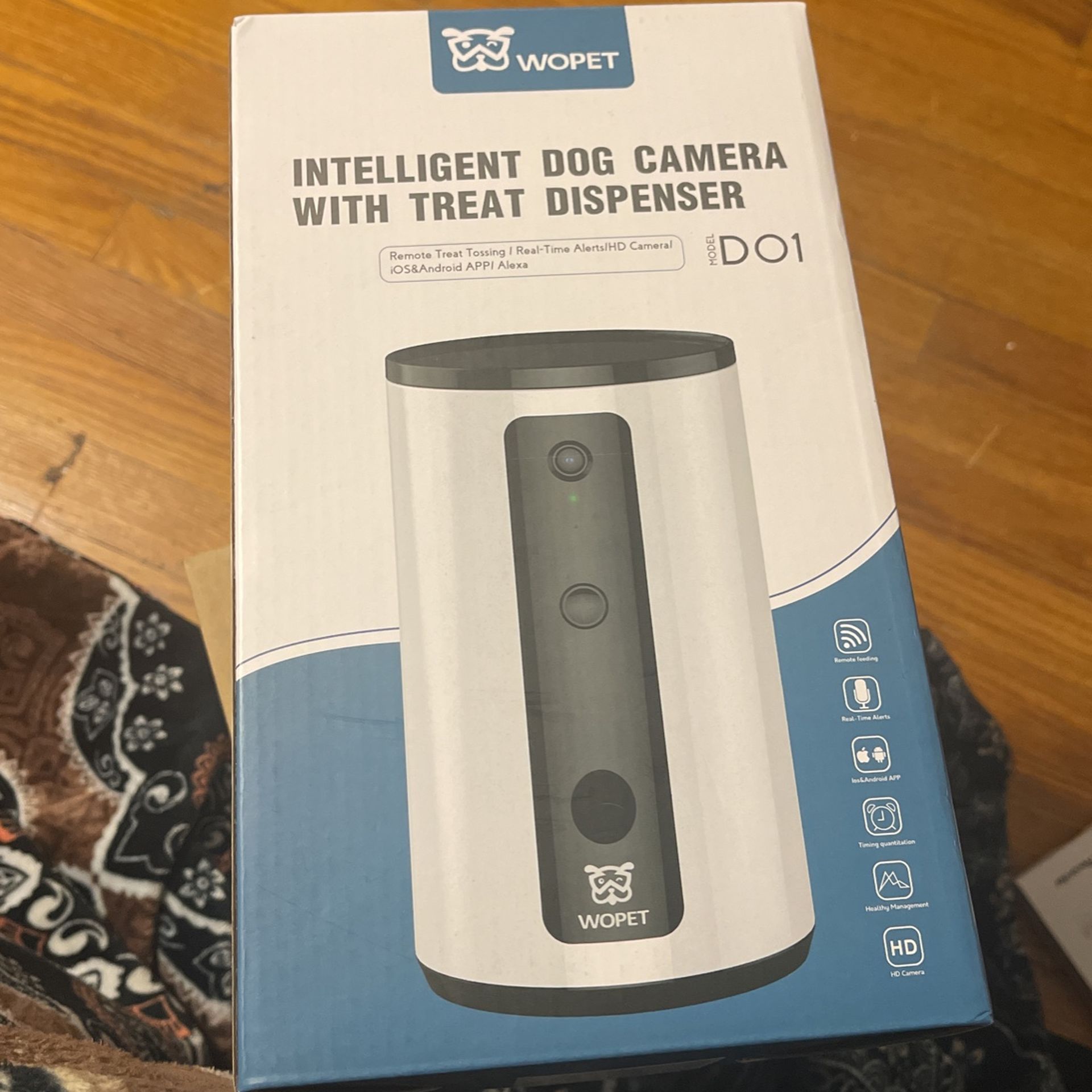 intelligent dog camera with treat dispenser