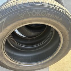 En Buenas Condiciones 225-65-17 $80 Dólares Clad 4. 