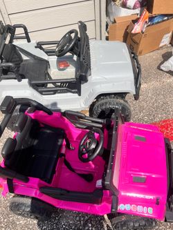 Kids ride on jeeps