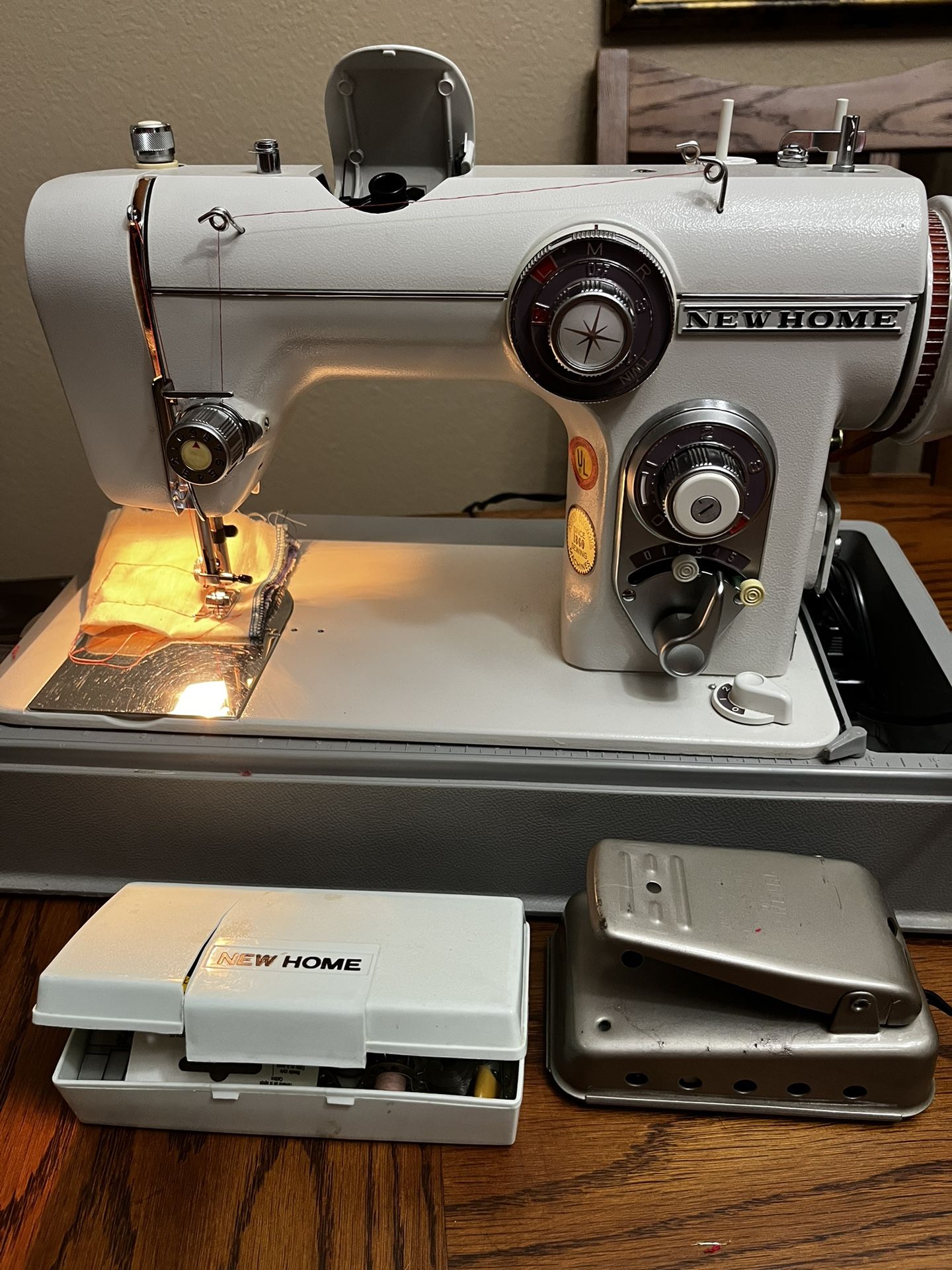 Janome New Home Sewing Machine Model 672 With Pedal And Case