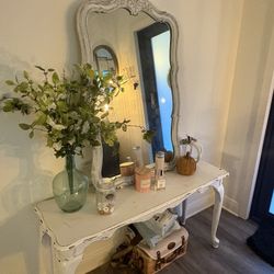 Table With Mirrors