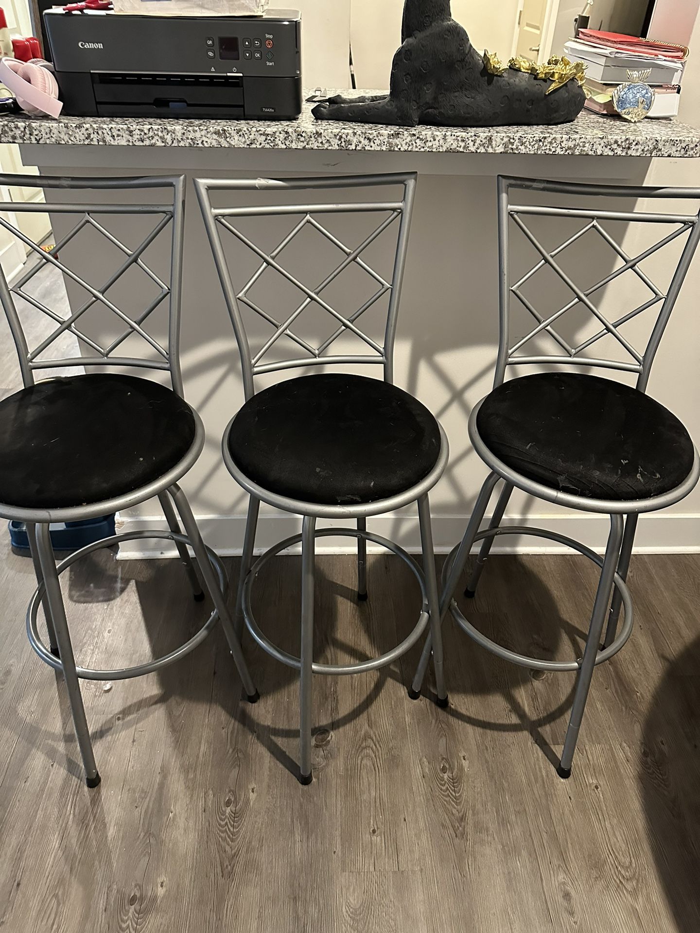 3 Barstools
