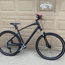 Specialized Sirrus Mountain Bike Hardtail