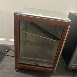 Sub-Zero UC-24BG/O-LH 24" Built-In Undercounter Beverage Center - Custom Panel Ready, Left Hinge. 