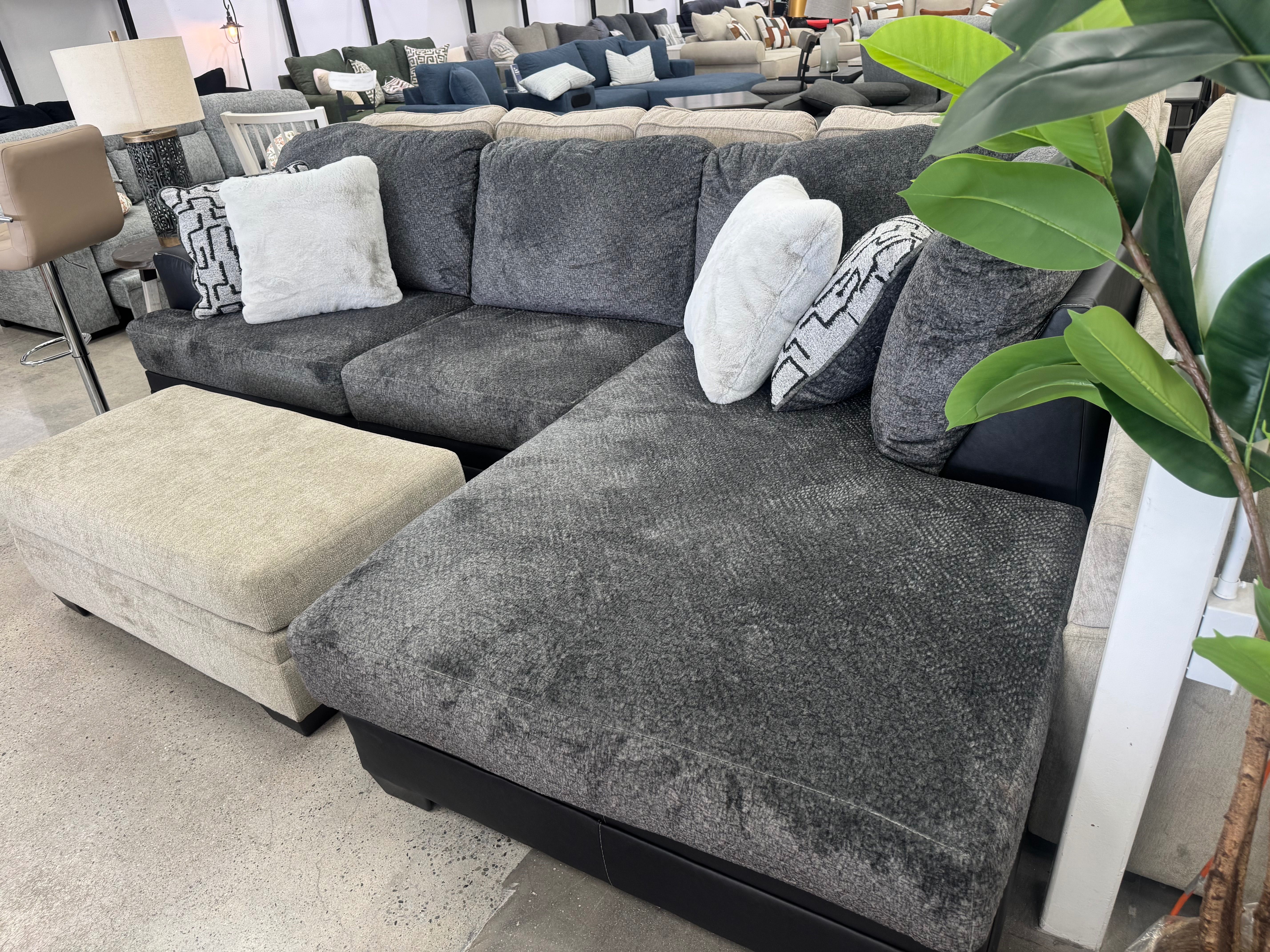 2PC Sectional W/Oversized Chaise