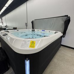 Jacuzzi Hot Tubs – Brand New | Free Delivery & Warranty Included! 💥