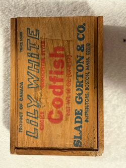 Antique Vintage Slade Gorton Lily White Codfish Wooden Box Sliding Lid Advertising.