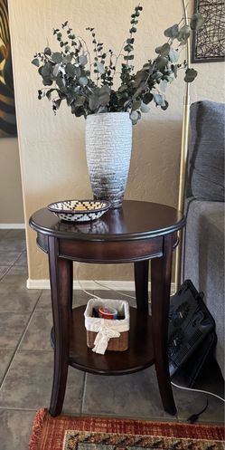 Dark brown cherry round side table/ nightstand / plant stand 19 3/4” 24 3/8” H