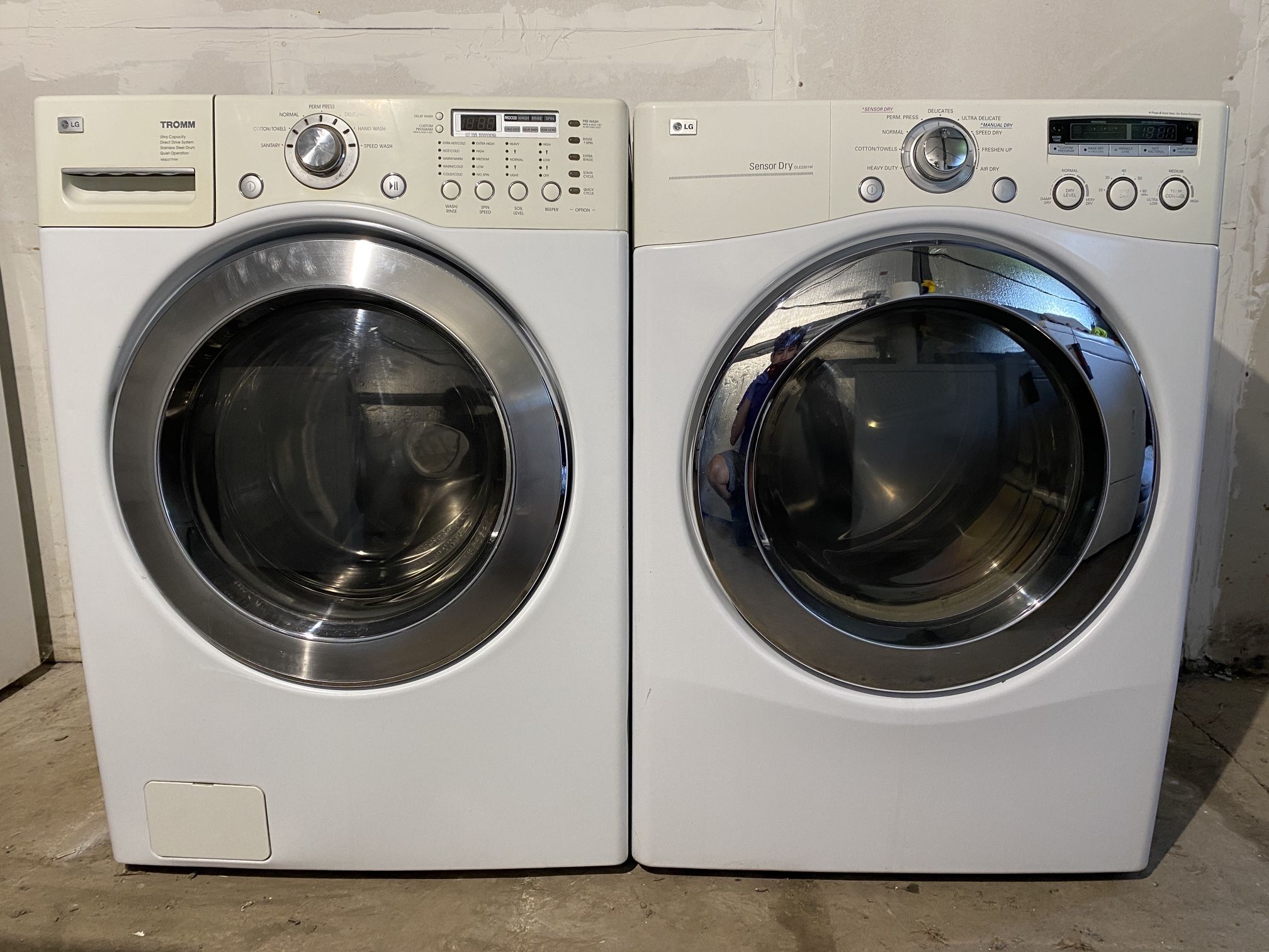 LG Washer And Dryer Set