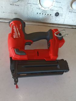 Milwaukee
M18 FUEL 18-Volt Lithium-Ion Brushless Cordless Gen II 18-Gauge Brad Nailer (Tool-Only)