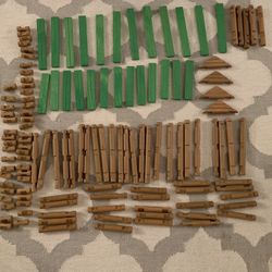 Lincoln Logs -130 Pieces