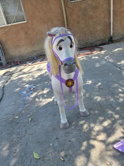 32" Disney princess horse