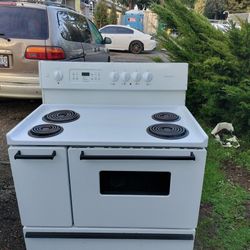 40 " Frigidaire Range (Stove) With Double Oven- Cam Deliver