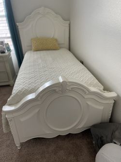 Twin Bed 