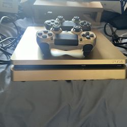 PlayStation 4 With 2 Controllers