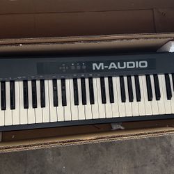  M-Audio Keystation 88 MIDI keyboard controller Piano