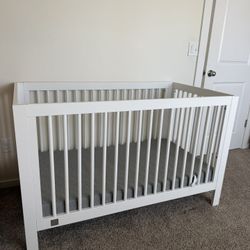 Gap delta Children Crib