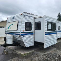 2003 Thor Komfort 24' With Slide Out 
