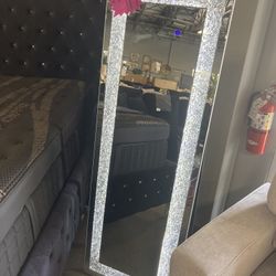 LED MIRROR! 🪞 $399! Easy Financing! 🏠🩷 