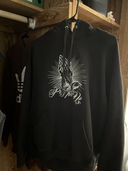 hoodies/sweaters
