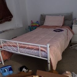 Bed Frame/matress
