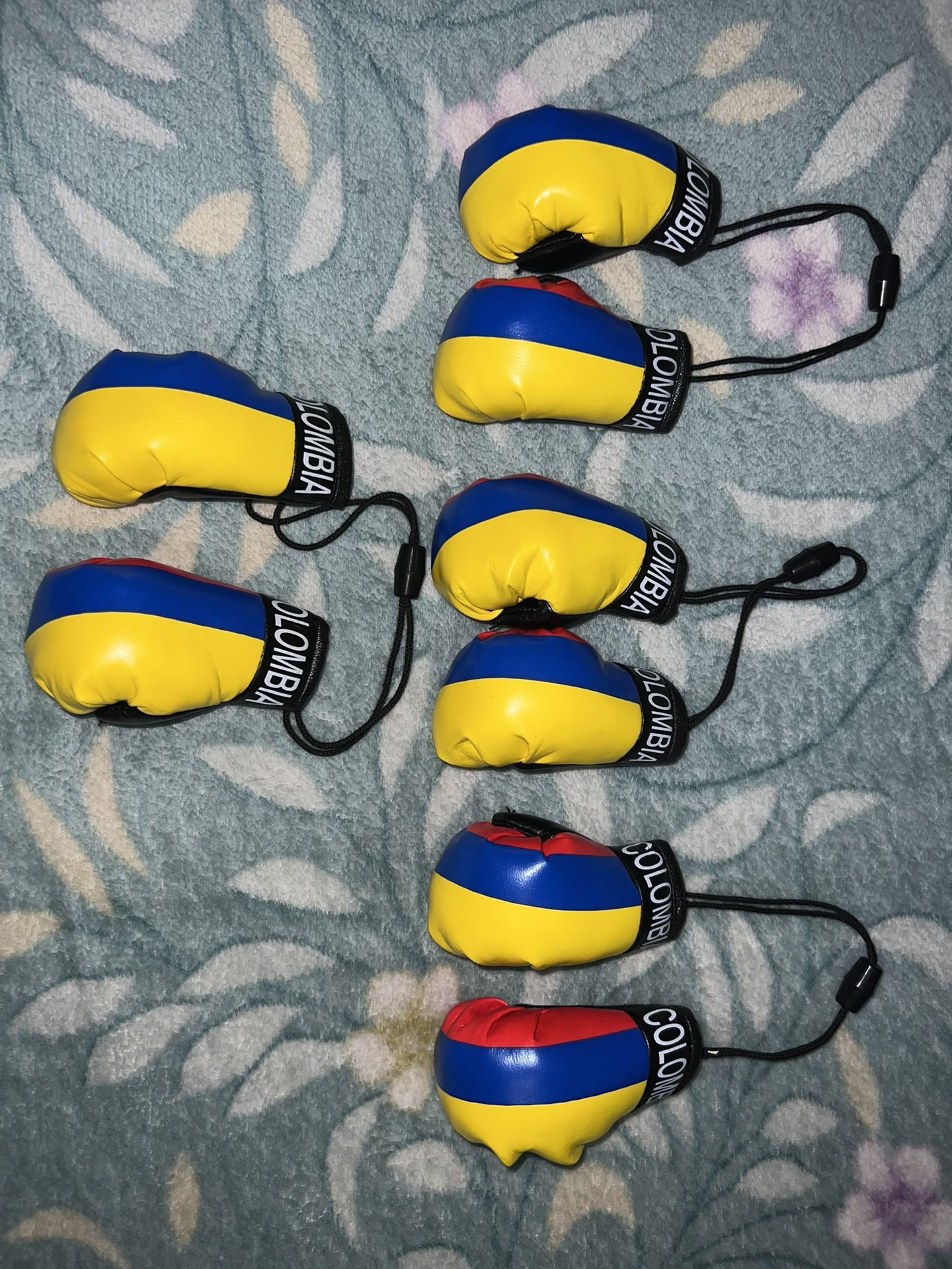 Sale!! 4. Pairs Colombia Mini Car Boxing Gloves