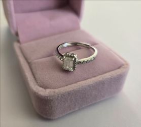 VVS1 Moissanite Promise Ring
