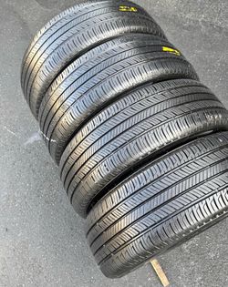 205 60 16 HANKOOK I'm selling this set of tires with 80% life left on all 4