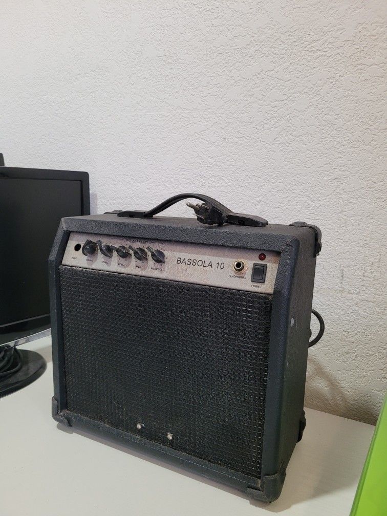 Amplifier Bassola BO10 Guitar Bass Amplifier Dean Bassola 10 Amp 19 Watt
