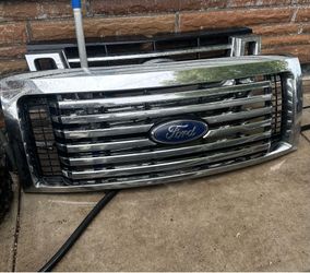 2009 - 2014 Ford F-150 XLT Grille