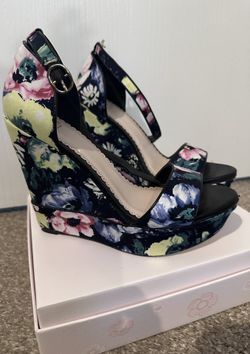 Flowery Wedges