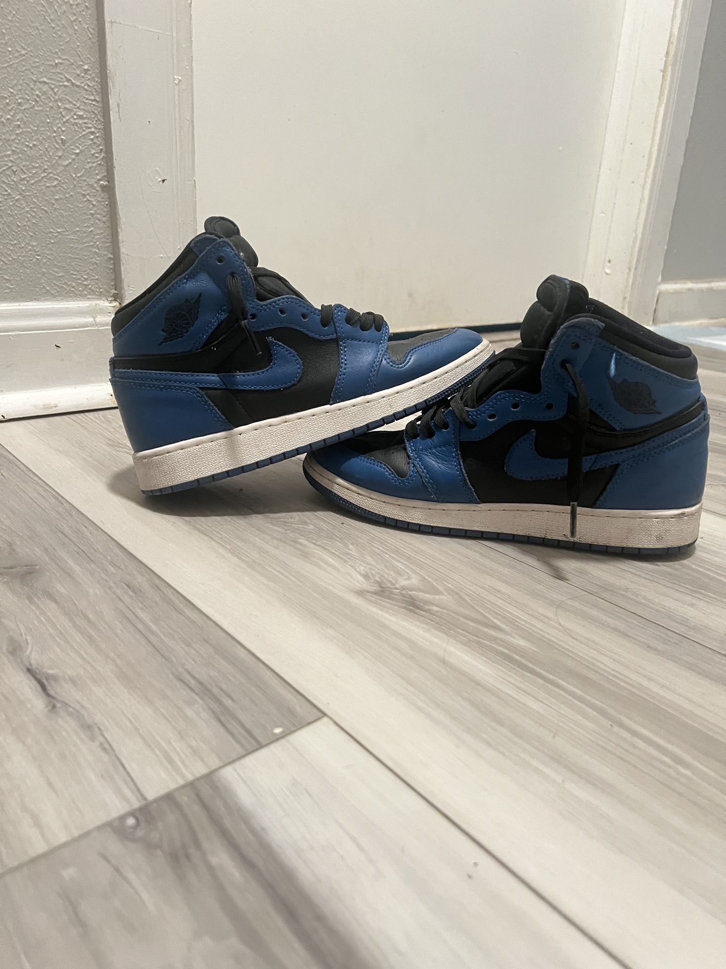 Jordan 1 High Blue Size 6Y