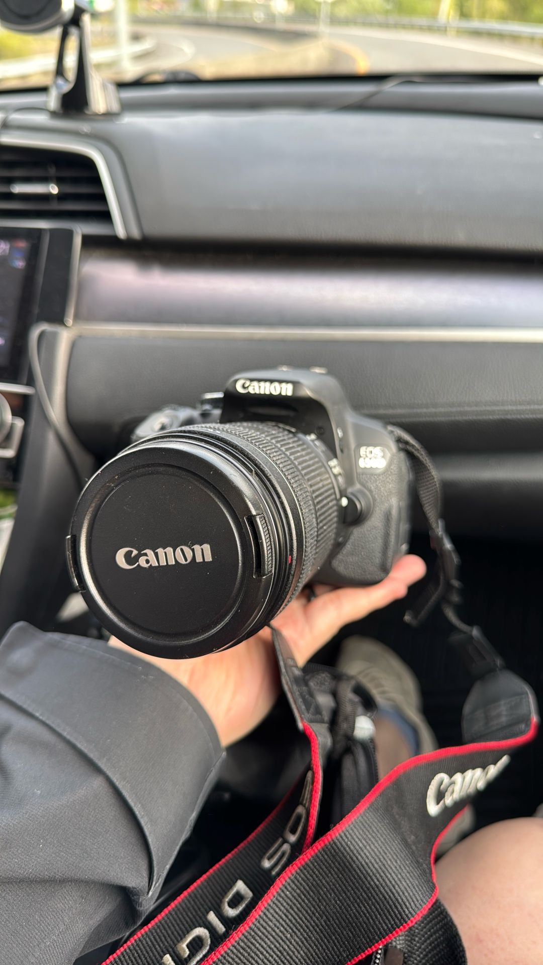 Canon EOS 650D DSLR