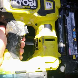 Ryobi airstrike 18 gage brad nailer with 18 volt 4 amp battery