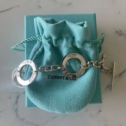 Tiffany & Co. Silver Circles Clasp Toggle 7 1/2" Charm Bracelet