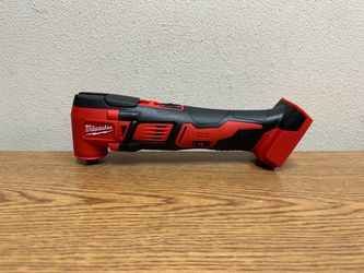 Milwaukee 2626-20 M18 18V Lithium-Ion Cordless Oscillating Multi-Tool (Tool-Only)