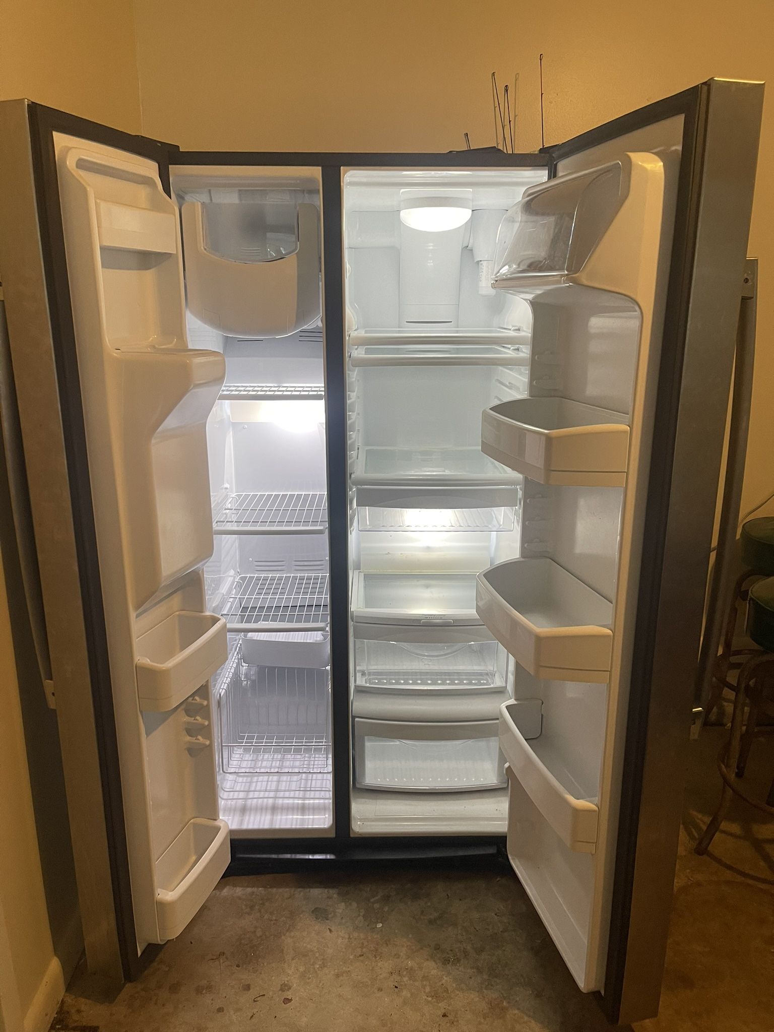 GE Side By Side Fridge