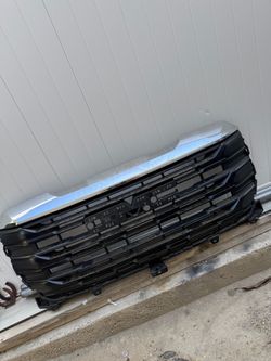 GMC grille OEM