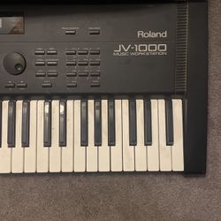 Roland JV-1000 Synthesizer Electric Keyboard 